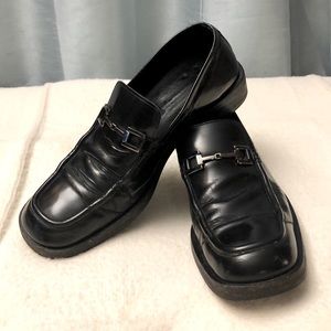 Men’s GUCCI Buckle Leather Shoes